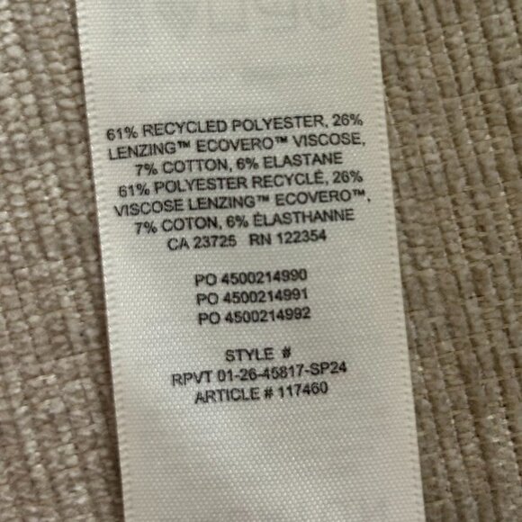 Babaton (Aritzia) Grey Pleated Bermuda Shorts. Size 6. - Picture 6 of 8